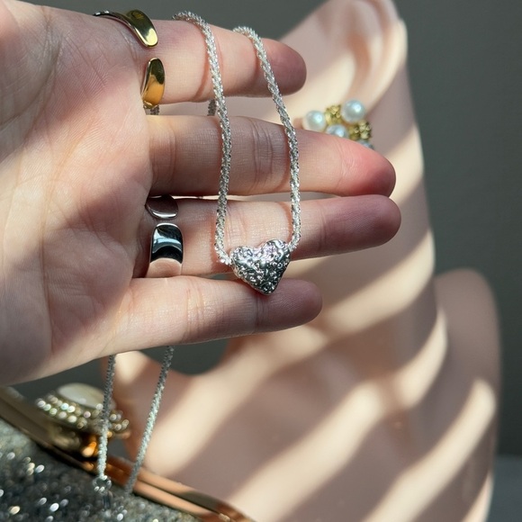 🤍 Elegant S925 Silver Heart Pendant Necklace 🤍 - Picture 6 of 10